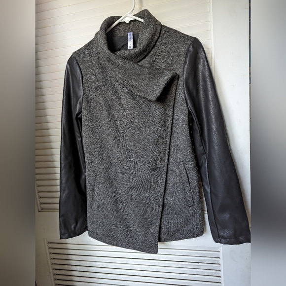 Fabletics Jacket size Small, Gray and Black - Picture 1 of 12